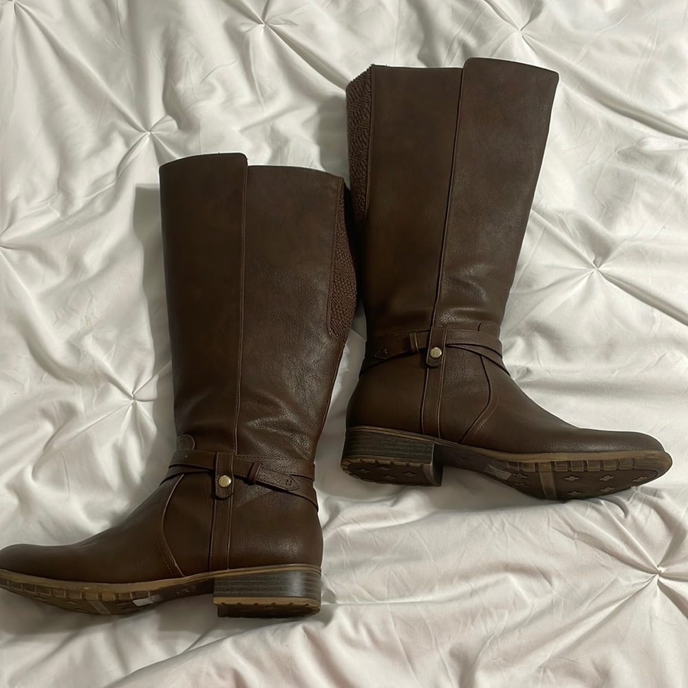 Women’s Life Stride wide calf boots, size 9.5